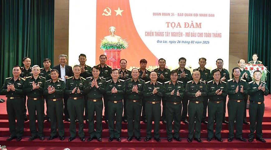 与会代表合影。（图：仲海）