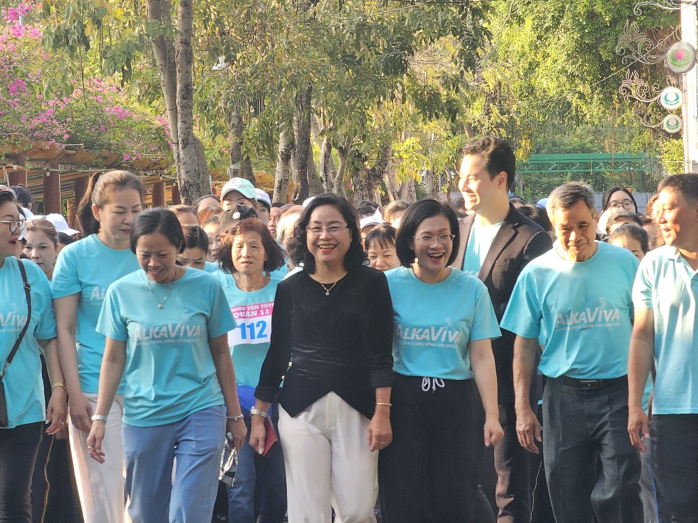 喜庆妇女节健康步行比赛