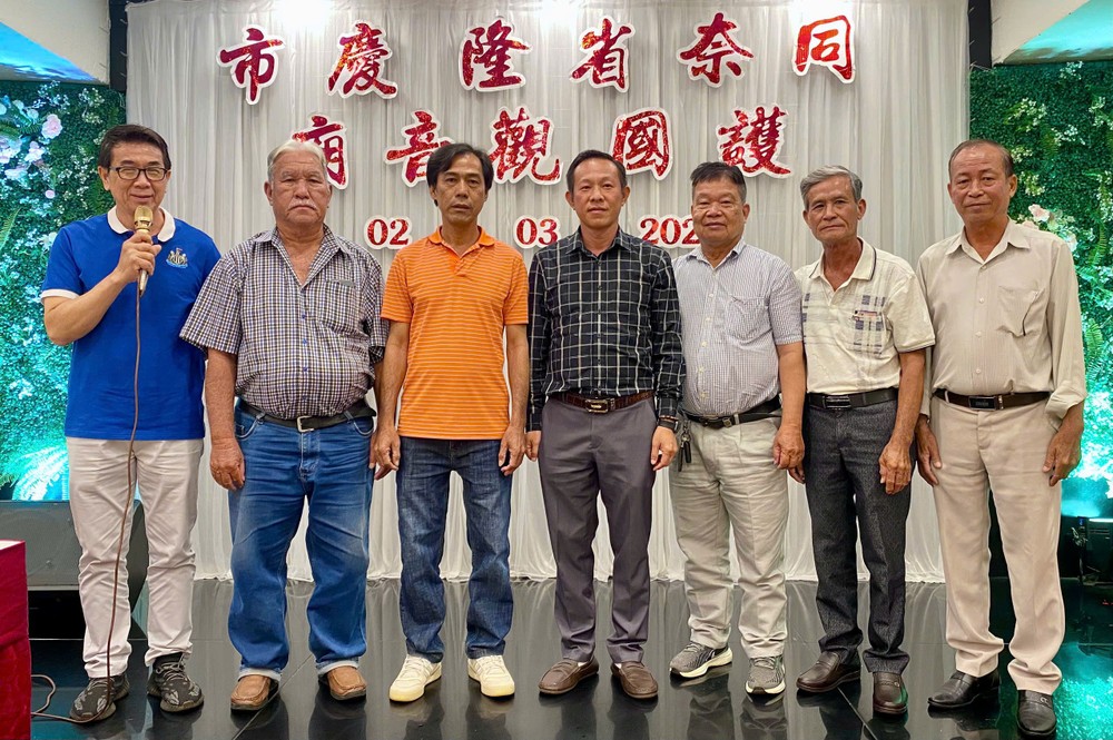 隆庆市护国观音庙诸位理事向来宾祝福。