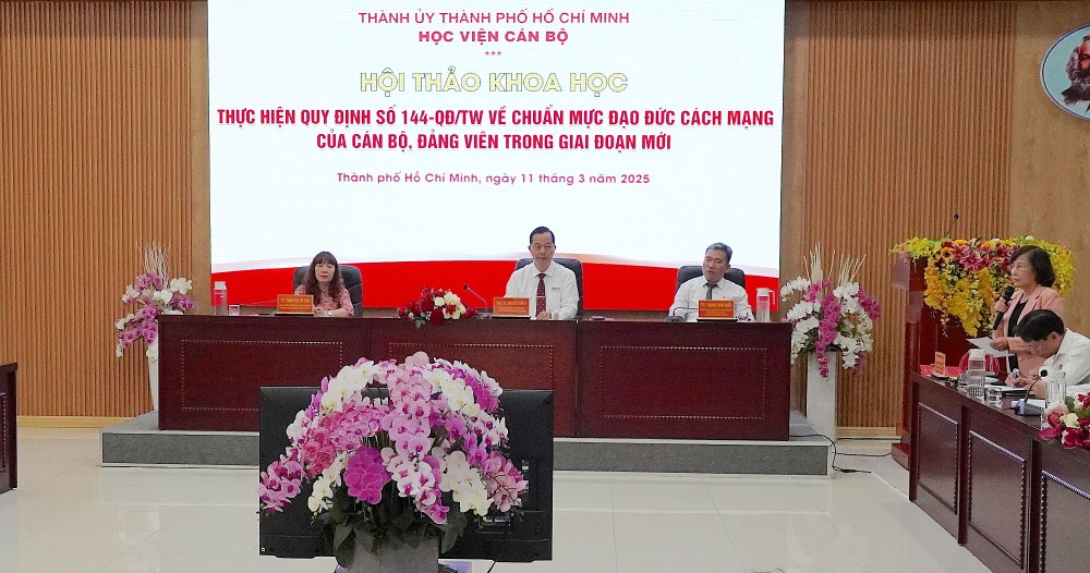 当前背景下干部党员要坚定不移