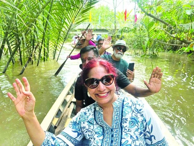国际游客体验湄公河三角洲河流生态旅游。(图:欣嘉)