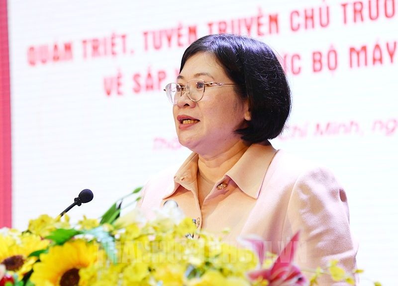 市委组织处主任文氏白雪在会议上发言。（图：市党部新闻网）