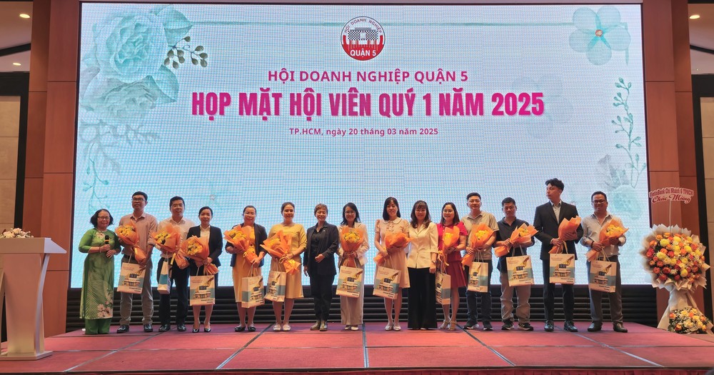 第五郡商会接纳新会员。