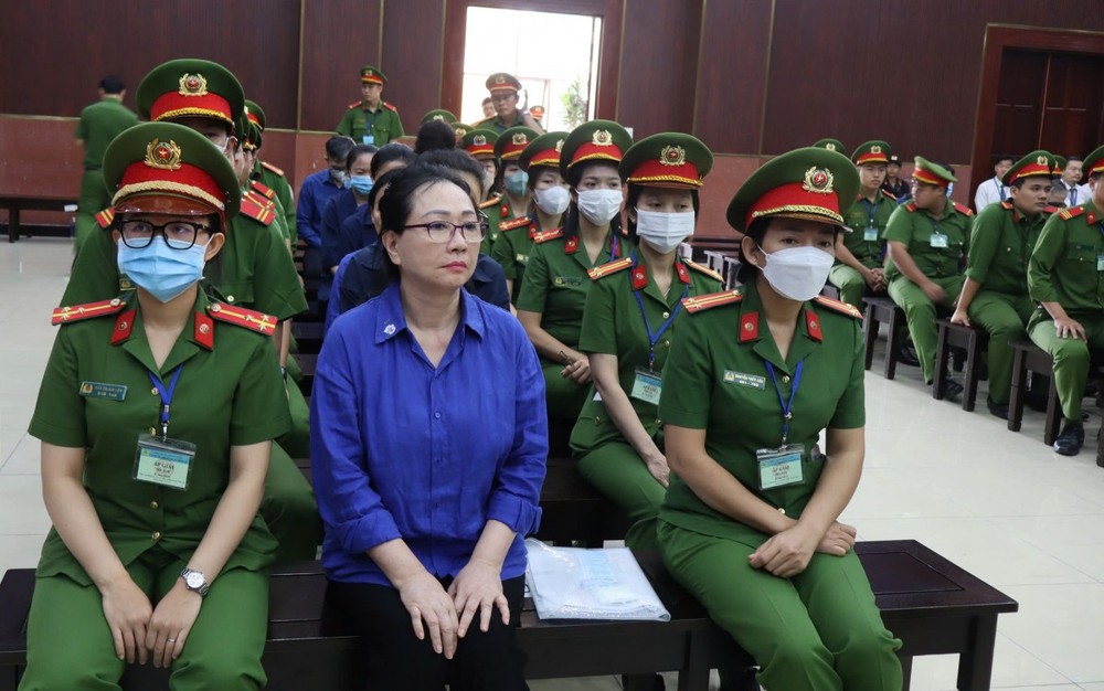 庭审现场一隅。