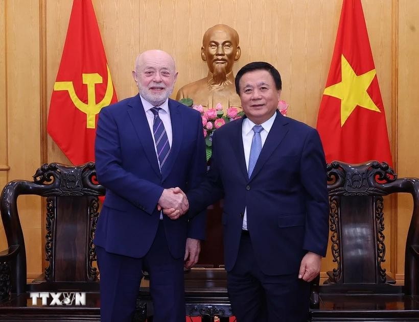 2025年4月2日简讯