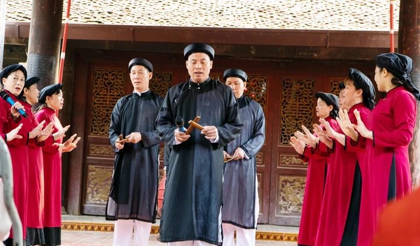 春曲表演活动。(图:越通社)