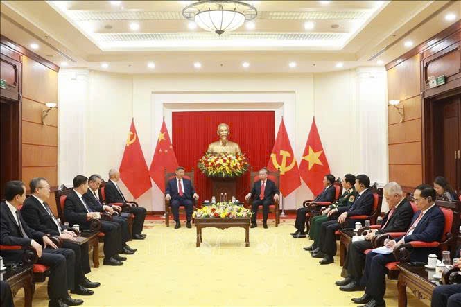 两国总书记举行小范围茶叙