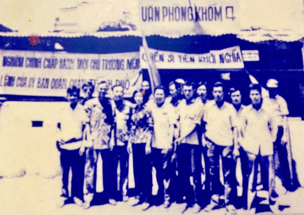 1975年4月30日华运武装力量在第十一郡平泰坊起义夺取政权。 CN270425 (5).jpg