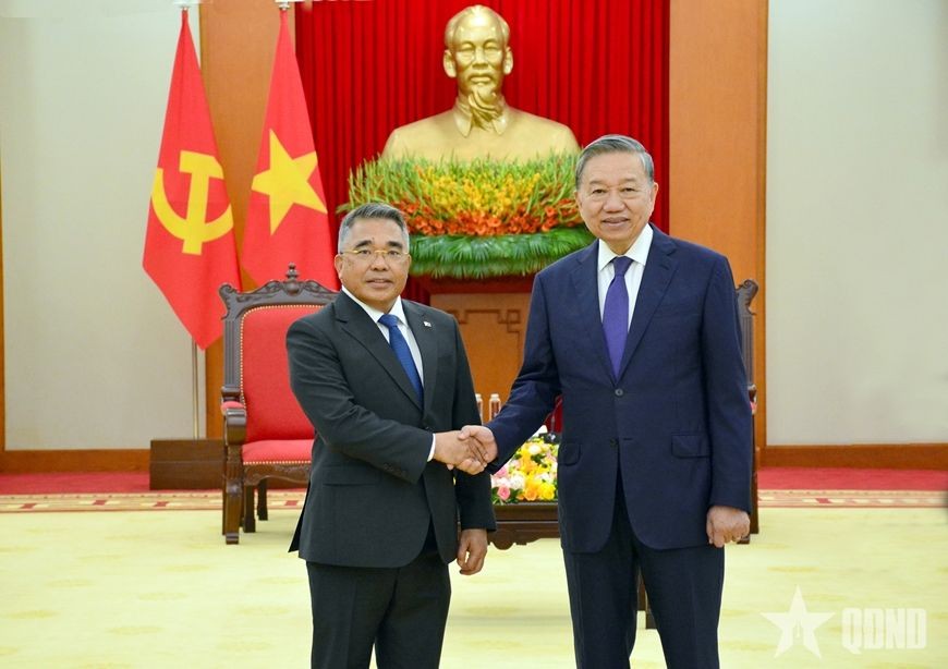 党中央总书记苏林接见菲律宾驻越南大使。 tbt.jpg