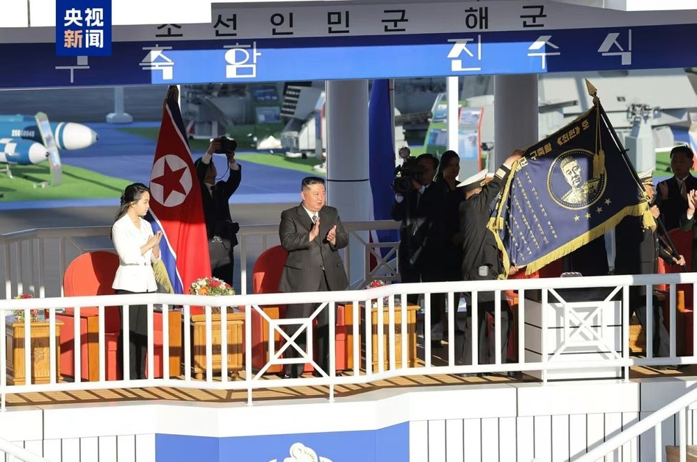 朝鲜新建驱逐舰入水