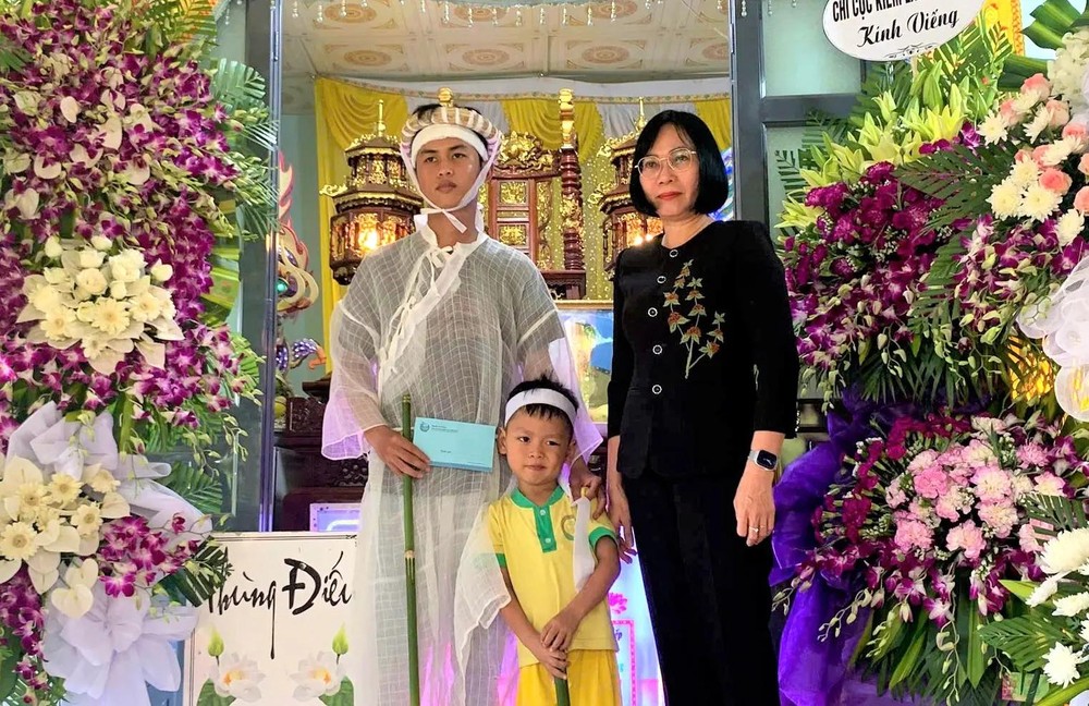 护林员在巡逻时被野牛撞死