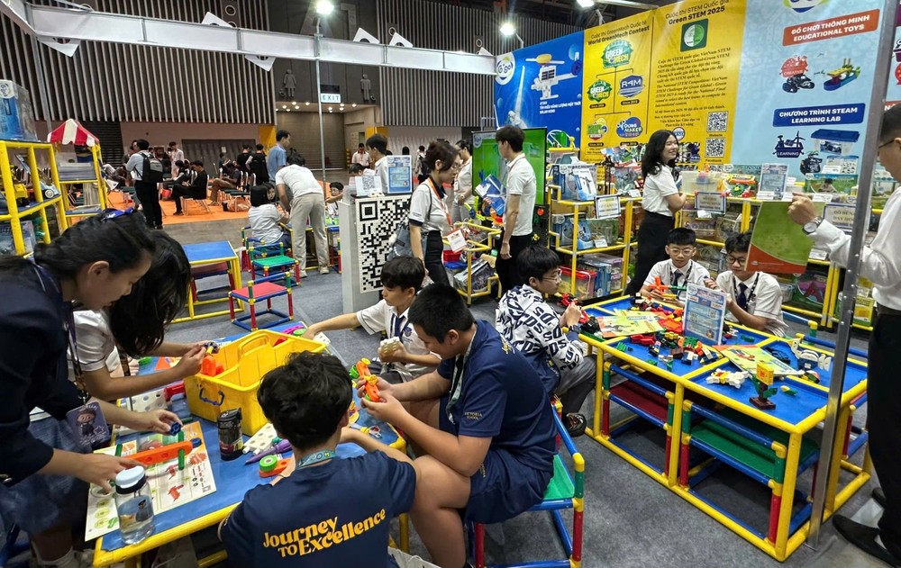 教育展吸引众多师生的关心。