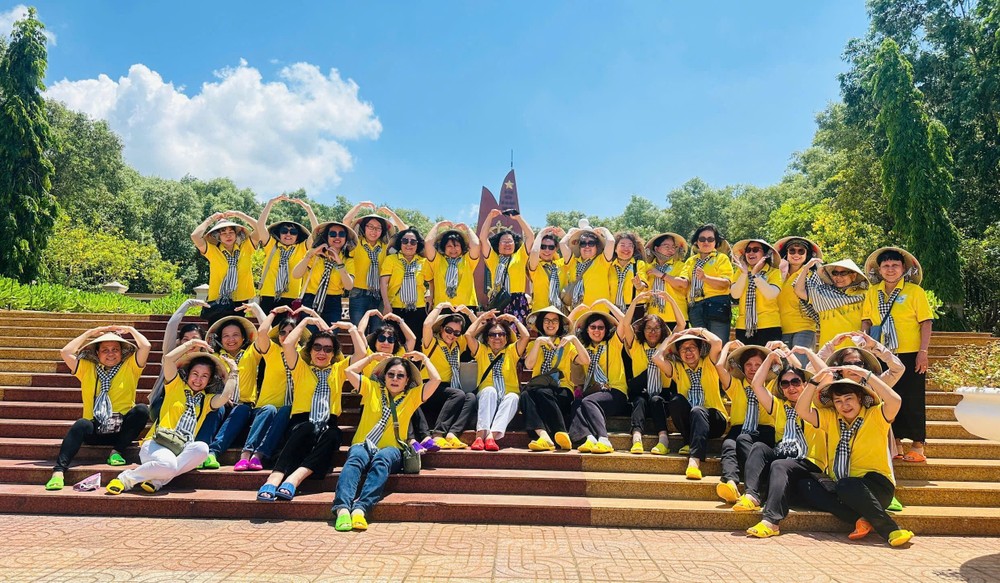 为妇女培养爱国情操与社会责任