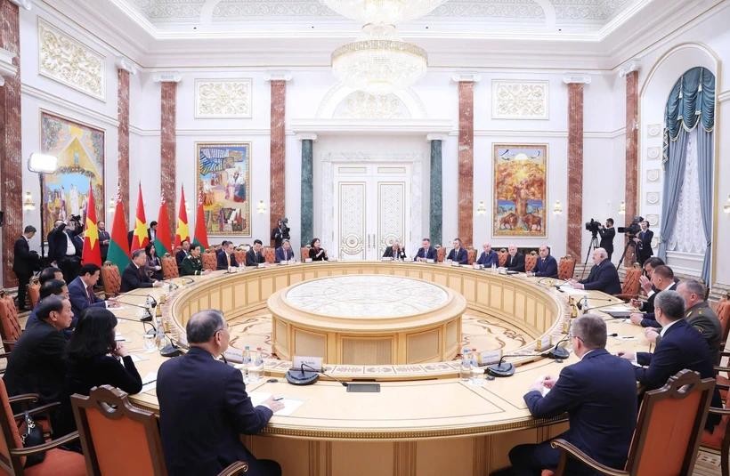 越南共产党中央总书记苏林与白俄罗斯总统卢卡申科举行会谈。(图:越通社)