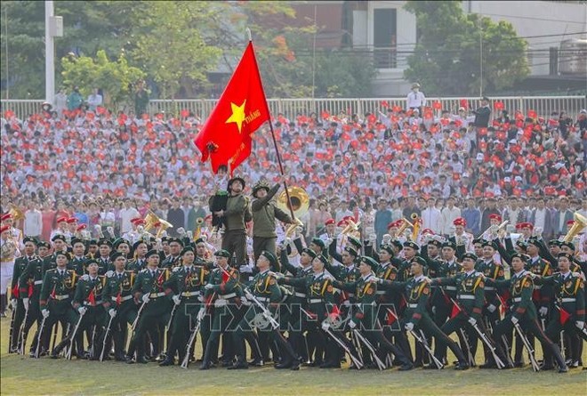 2024年5月7日,庆祝奠边府大捷70周年纪念活动中的文艺表演。(图:越通社) 2024年5月7日,庆祝奠边府大捷70周年纪念活动中的文艺表演。(图:越通社)