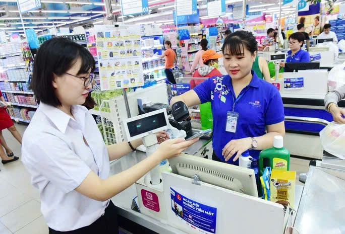经营户开展收银机操作电子发票取代手写记账。