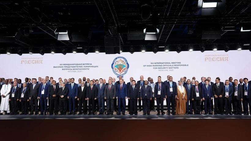 各国代表合影。(图:越通社)