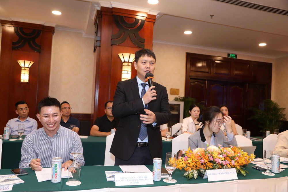 中国贸促会商业委员会贸易投资促进部部长熊粲欣致词。 TD2.jpg