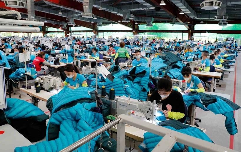 越南制造业从美国关税政策的影响中复甦。(图:越通社)