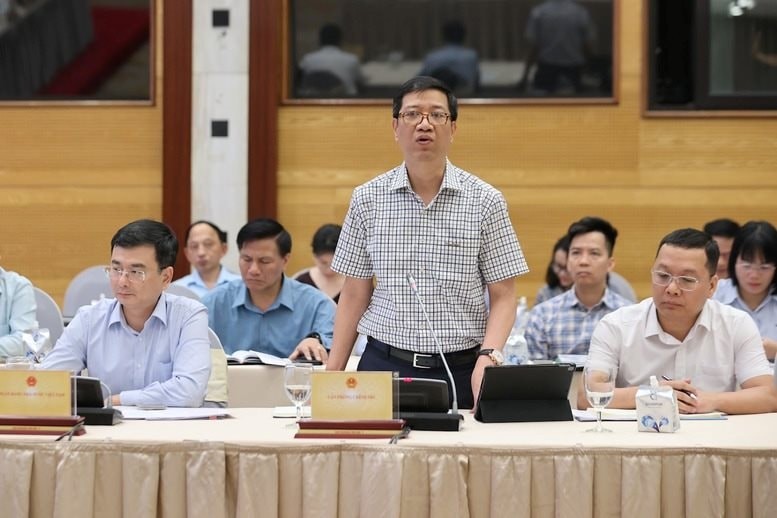 政府辨公厅行政手续检察局长阮维煌在新闻发布会上发言。(图:VPG)