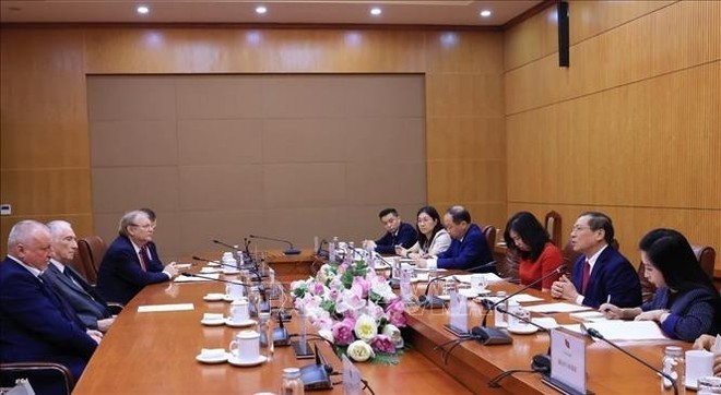 越美对等贸易谈判在法国首都巴黎举行。(图:越通社) 越美对等贸易谈判在法国首都巴黎举行。(图:越通社)
