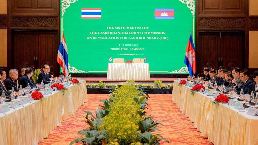 6月14日，柬埔寨与泰国官员出席在金边举行的陆地边界划定联合委员会第六次会议。 （图：AFP）