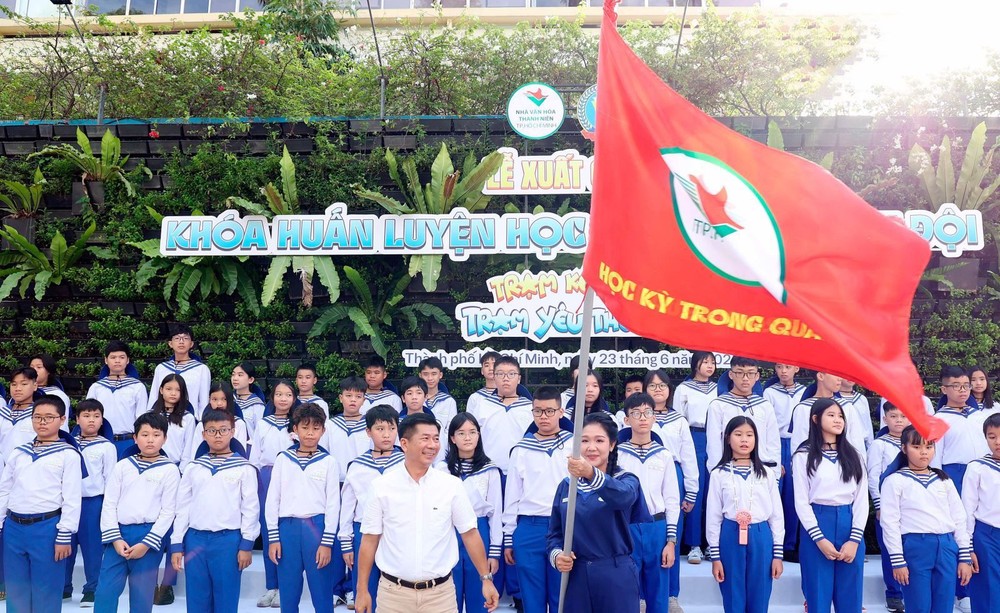 “军事学期”吸引数百青少年体验