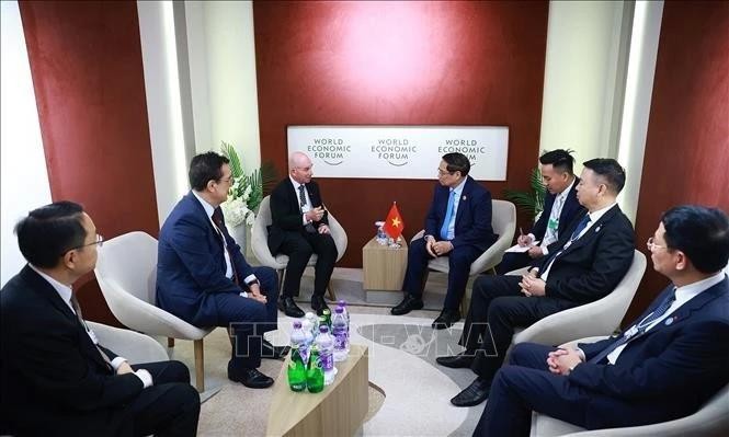 范明政总理会见美国Cisco集团亚太区总裁吴大维。(图:越通社)