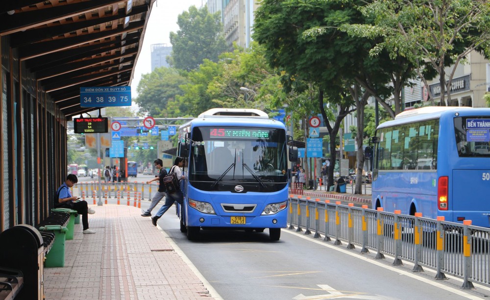 平阳公务员可乘坐优质巴士往返胡志明市工作。(示意图:互联网)