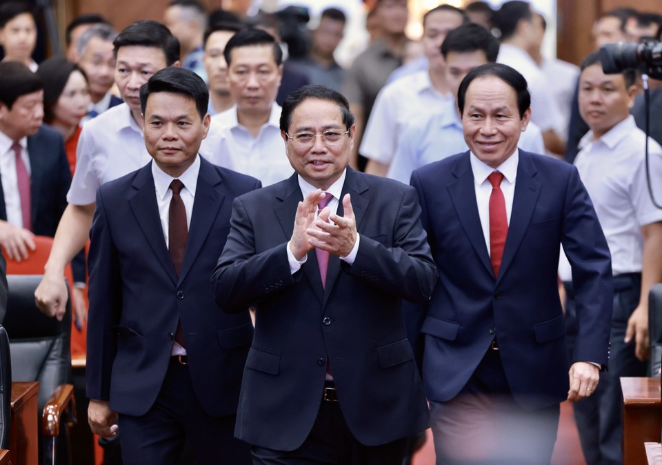 政府总理范明政出席中央关于海防市行政单位合并的决议公布仪式。（图：越通社）