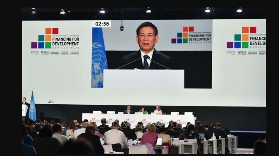政府副总理胡德福在FfD4全体讨论会上发表。(图:越通社)