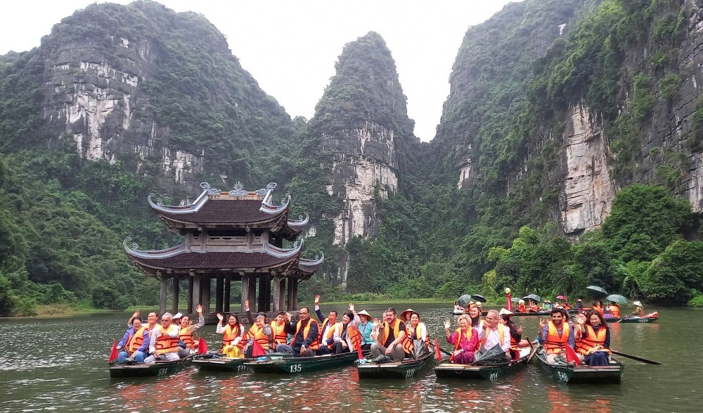国际游客参观越南的旅游胜地。