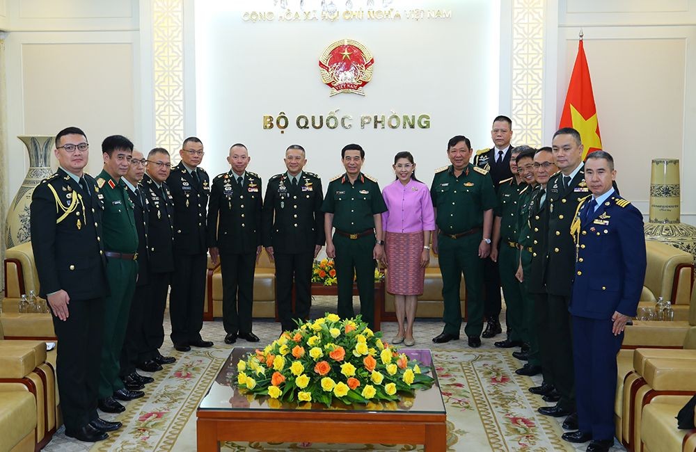 双方代表合影留念。(图:孟雄) viet-thai.jpg