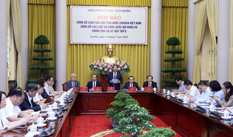成立聆听考察当地活动工作团