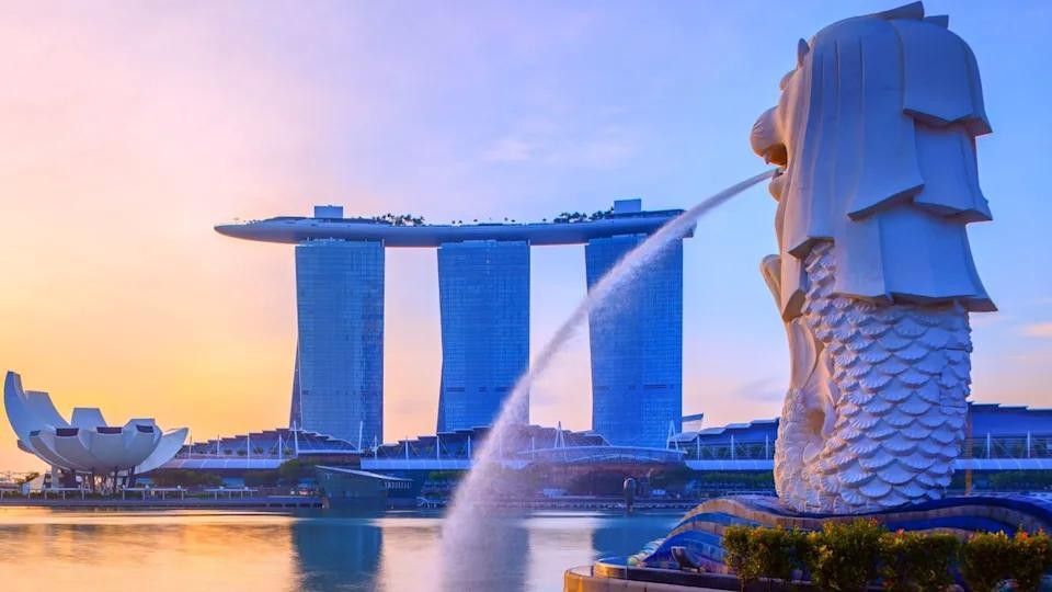  新加坡著名的鱼尾狮塑像。（图：互联网）