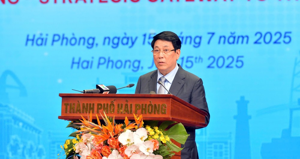 国家主席梁强在会议上致辞。(图:越通社)