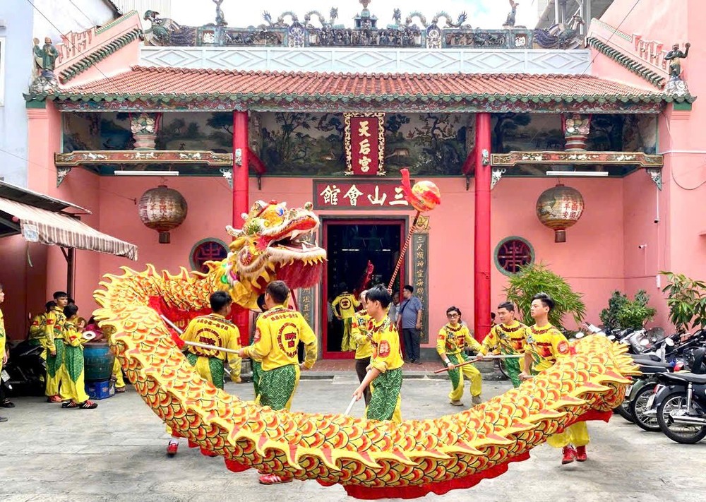 福建金龙团表演庆贺龙王诞。 k3.jpg