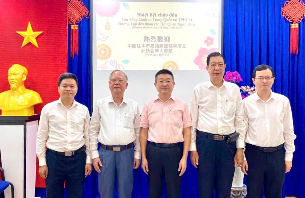 唐立总领事、徐州副总领事与穗城会馆各正副理事长留影。 K4.jpg