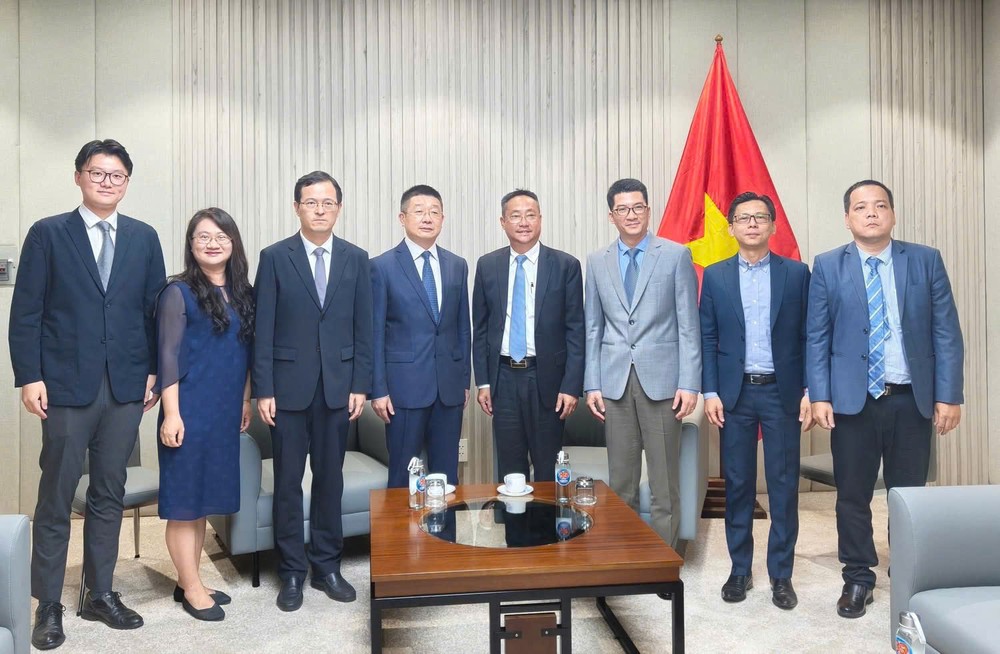 中国驻本市总领事拜会市外务厅