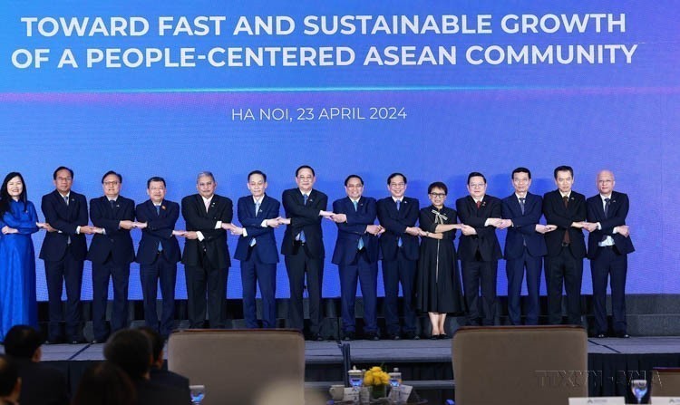 附图:在越南举行的2024年与2025年“东盟未来论坛”。(图:越通社) 附图:在越南举行的2024年与2025年“东盟未来论坛”。(图:越通社)