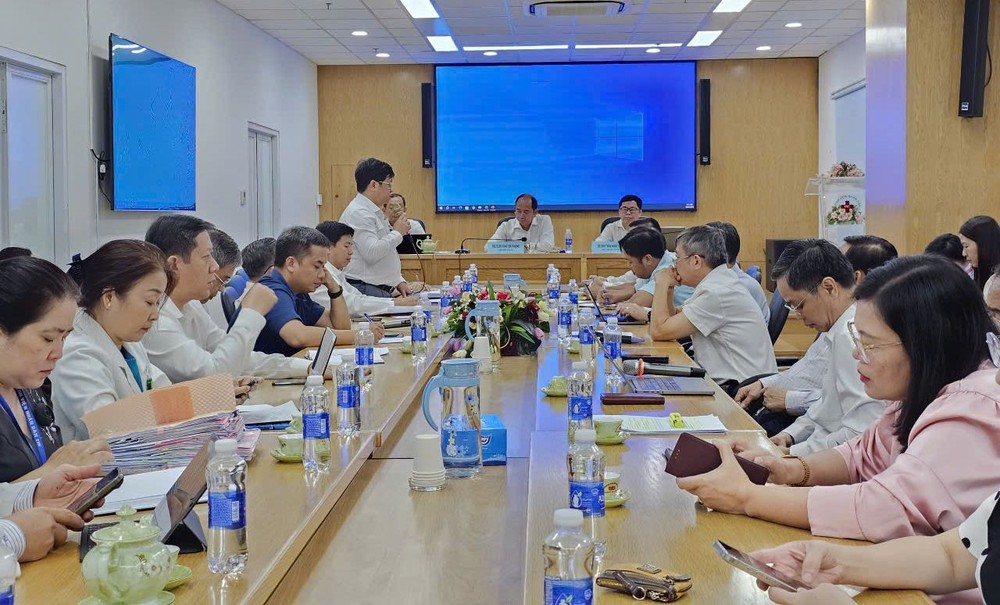 会议现场。 hoi-nghi-1.jpg