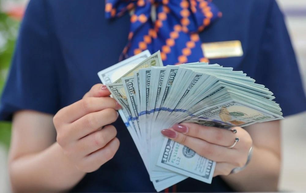 今日汇率：10月24日上午美元价格几乎保持不变