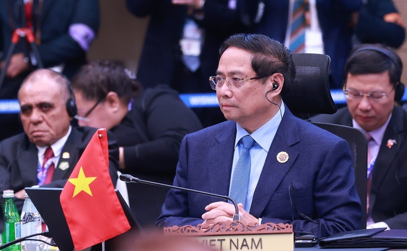 越南政府总理范明政出席第15届东盟-联合国峰会。（图：越通社)