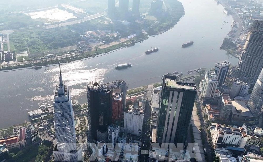 胡志明市中心区域的金融大厦。（图：越通社)