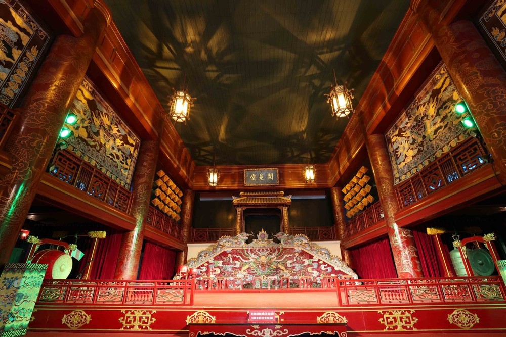 顺化阮朝宫廷建筑中独具特色的阅是堂—越南传统戏剧中现存最古老的剧院。图自越通社