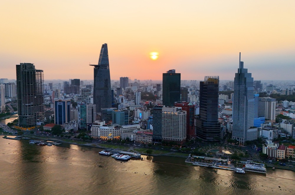 胡志明市中心在革新40年后面貌焕然一新。图自越通社