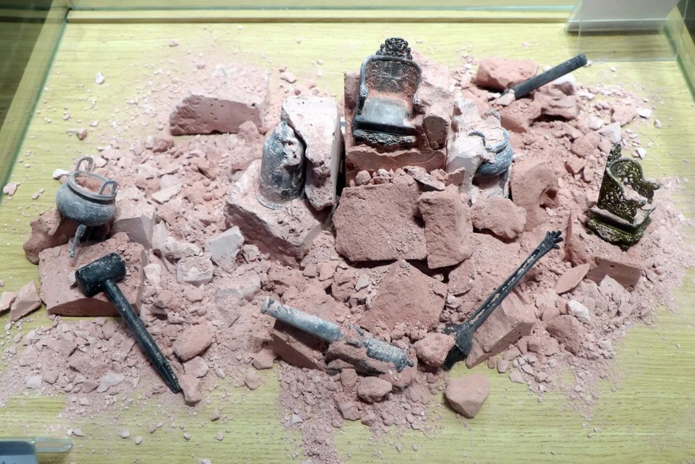 越南需要为推动文化领域创新创业企业的形成与发展营造有利环境。图为：顺化古都遗迹保护中心与Comicola公司、Phygital Labs合作推出以古都顺化珍贵文物为灵感的“帝都考古记”项目。顺化古都遗迹保护中心供图。