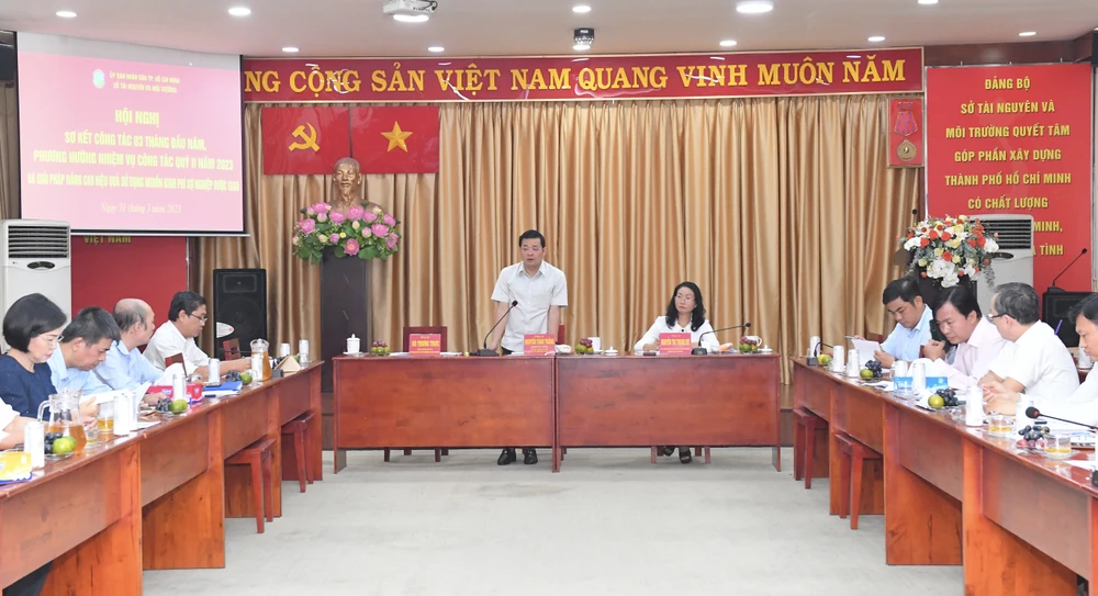 Giám đốc Sở TN-MT TPHCM Nguyễn Toàn Thắng phát biểu chỉ đạo tại hội nghị. Ảnh: VIỆT DŨNG