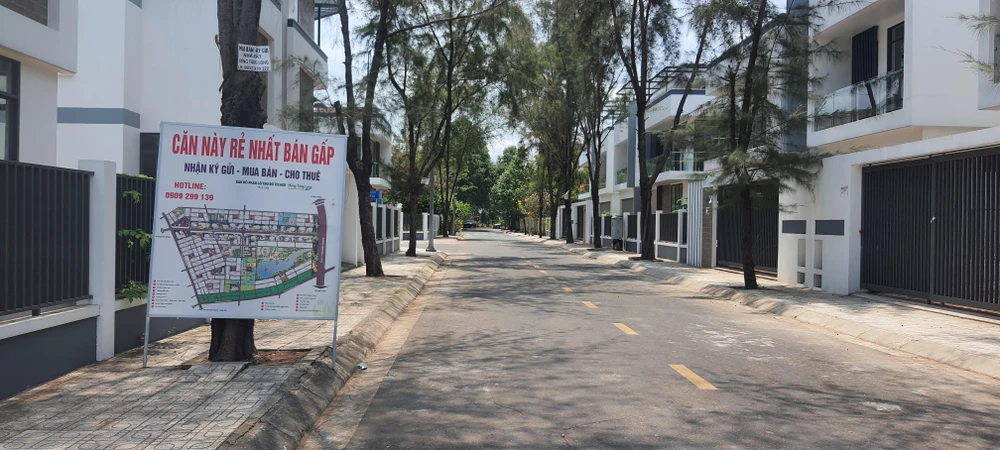 Nhà phố rao bán tại KDC Đông Tăng Long (Thủ Đức). Ảnh Trà Giang