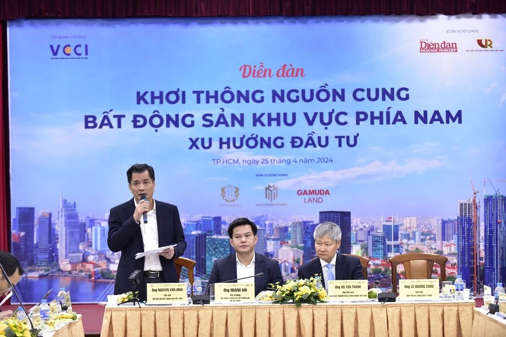 Ông Nguyễn Văn Đính phát biểu tại Diễn đàn